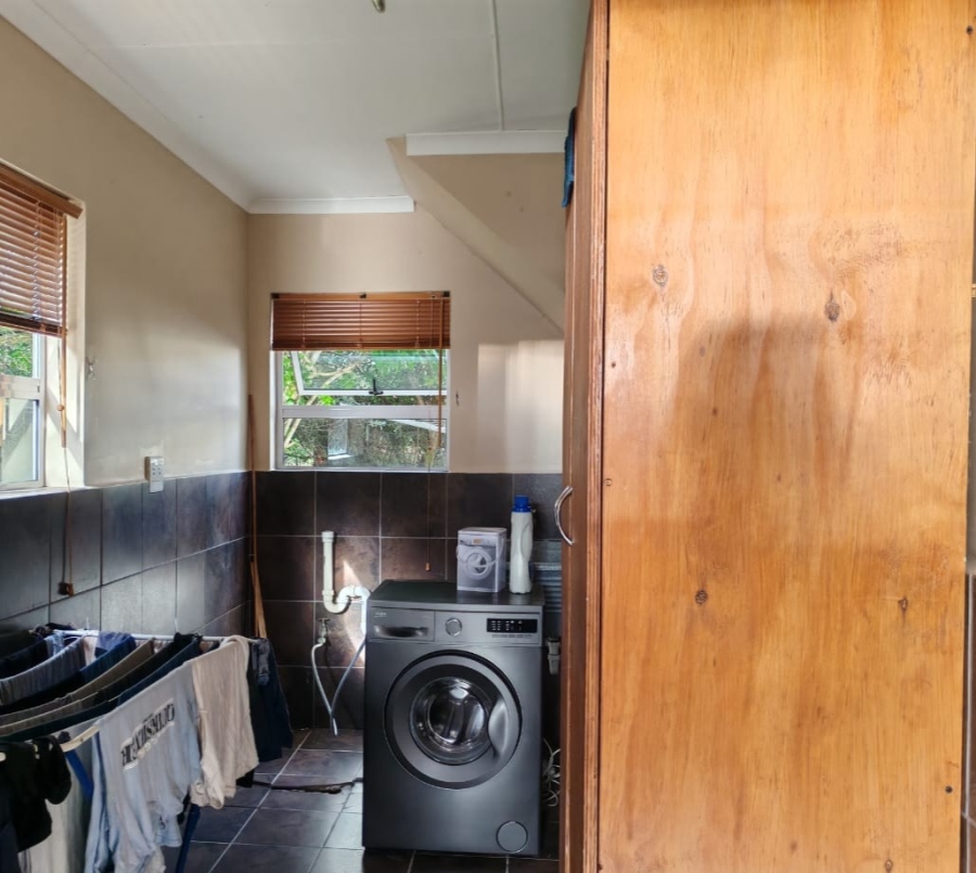 5 Bedroom Property for Sale in Cannon Rocks Eastern Cape